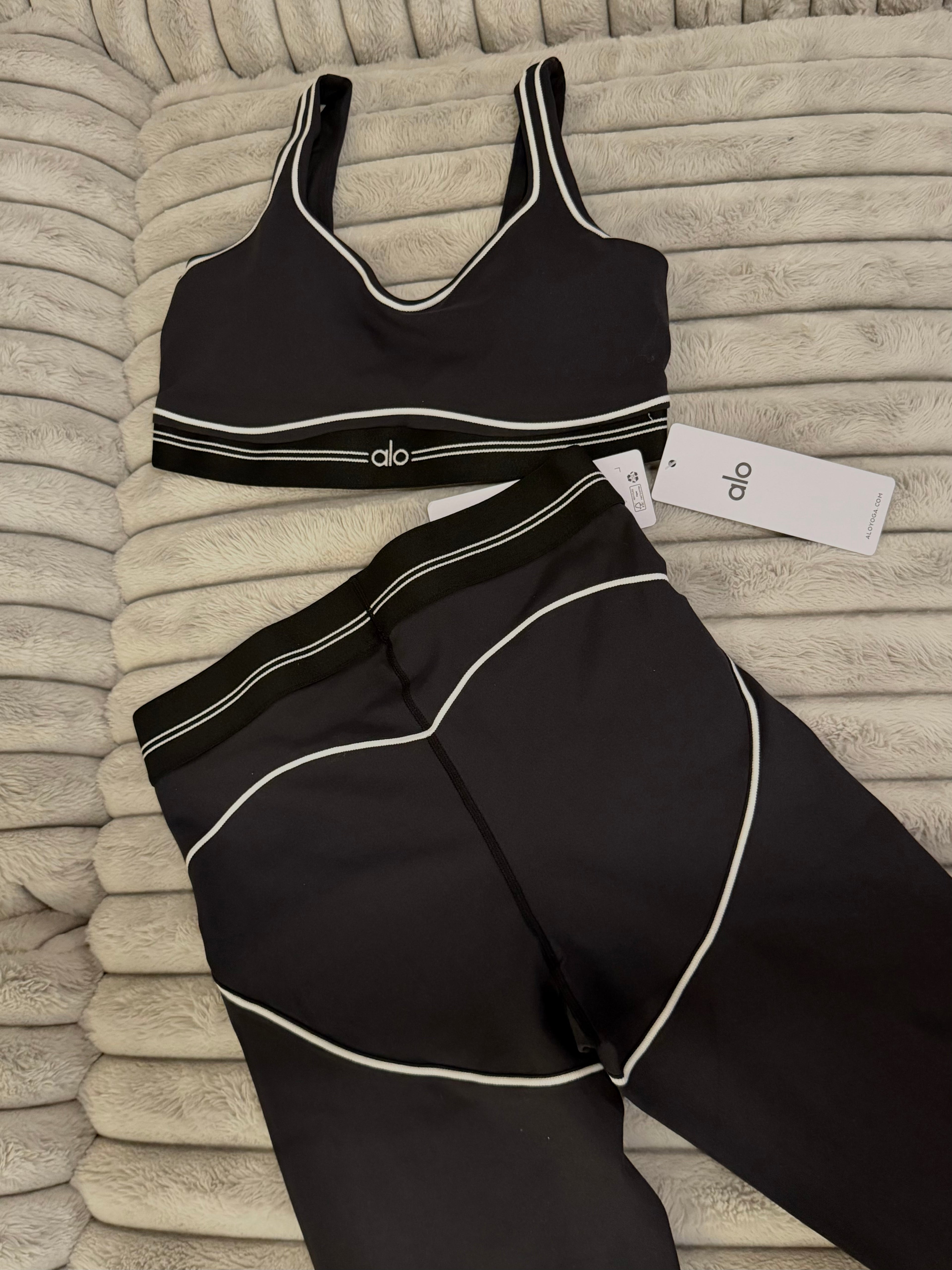 Alo Heart Throb Set (Black)