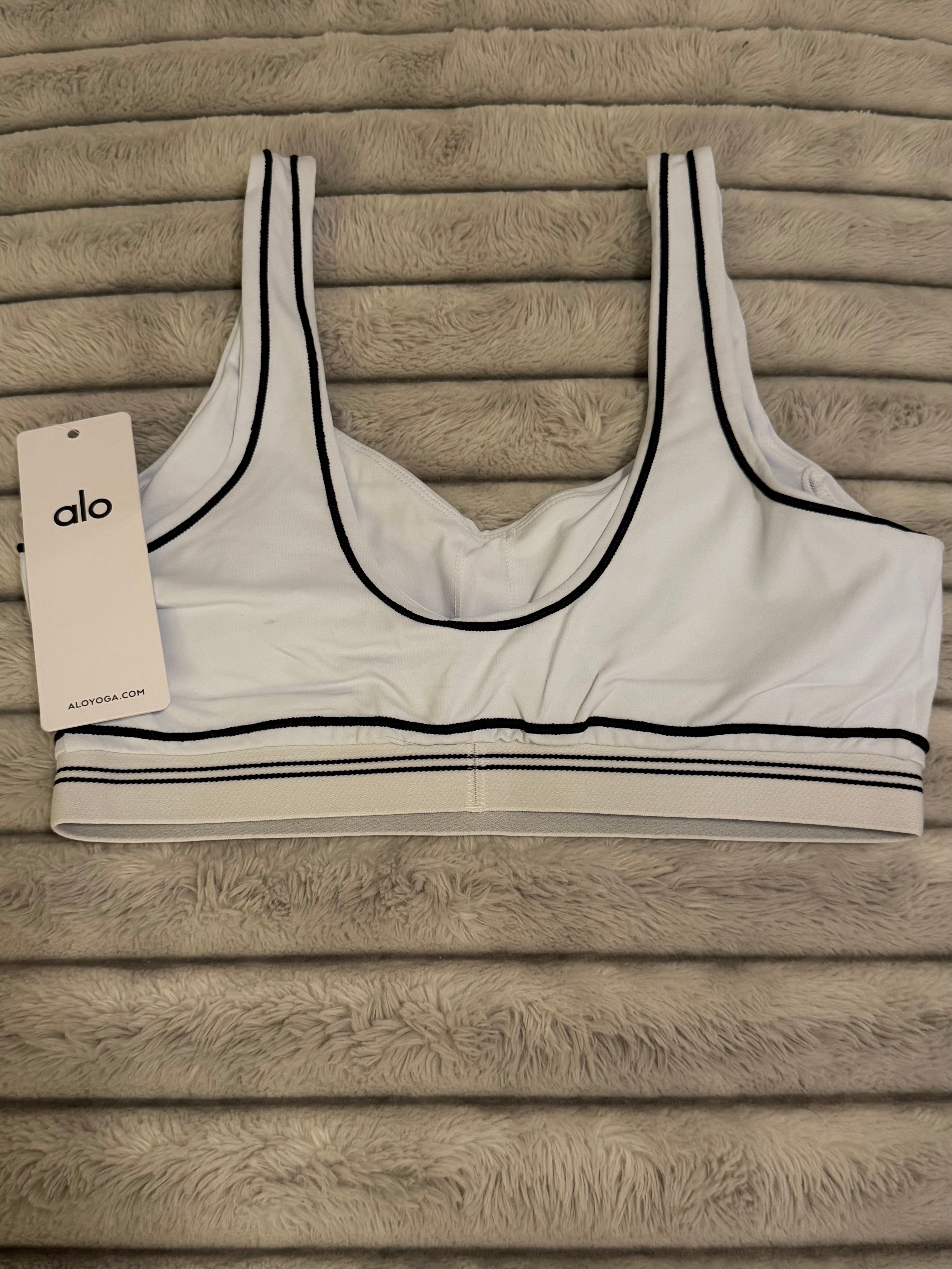 Alo Heart Throb Set (White)